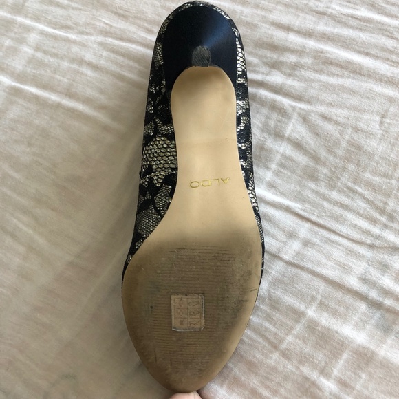 Aldo 3" Almond Toe Heels - Black Floral Lace with Gold & Silver - Size 10 - Picture 11 of 15